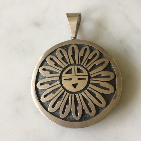 Vintage Hopi Native American Reversible Pendant - Picture 4 of 10